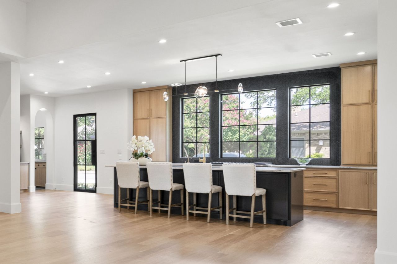 Middle Cove Drive interior